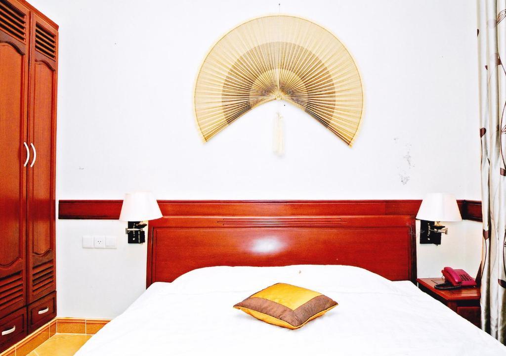 Hoang Thanh Thuy Airport Hotel 1 - Gan Am Thuc Dem Cho Hoang Hoa Tham Ho Či Minovo Město Pokoj fotografie