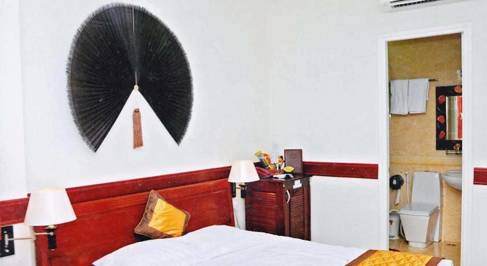 Hoang Thanh Thuy Airport Hotel 1 - Gan Am Thuc Dem Cho Hoang Hoa Tham Ho Či Minovo Město Exteriér fotografie